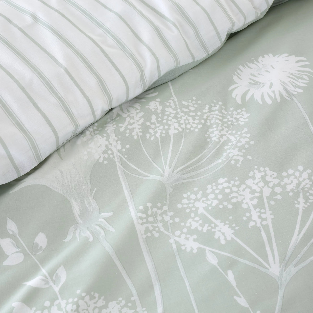 Catherine Lansfield Green Meadowsweet Floral Reversible Duvet Cover Set