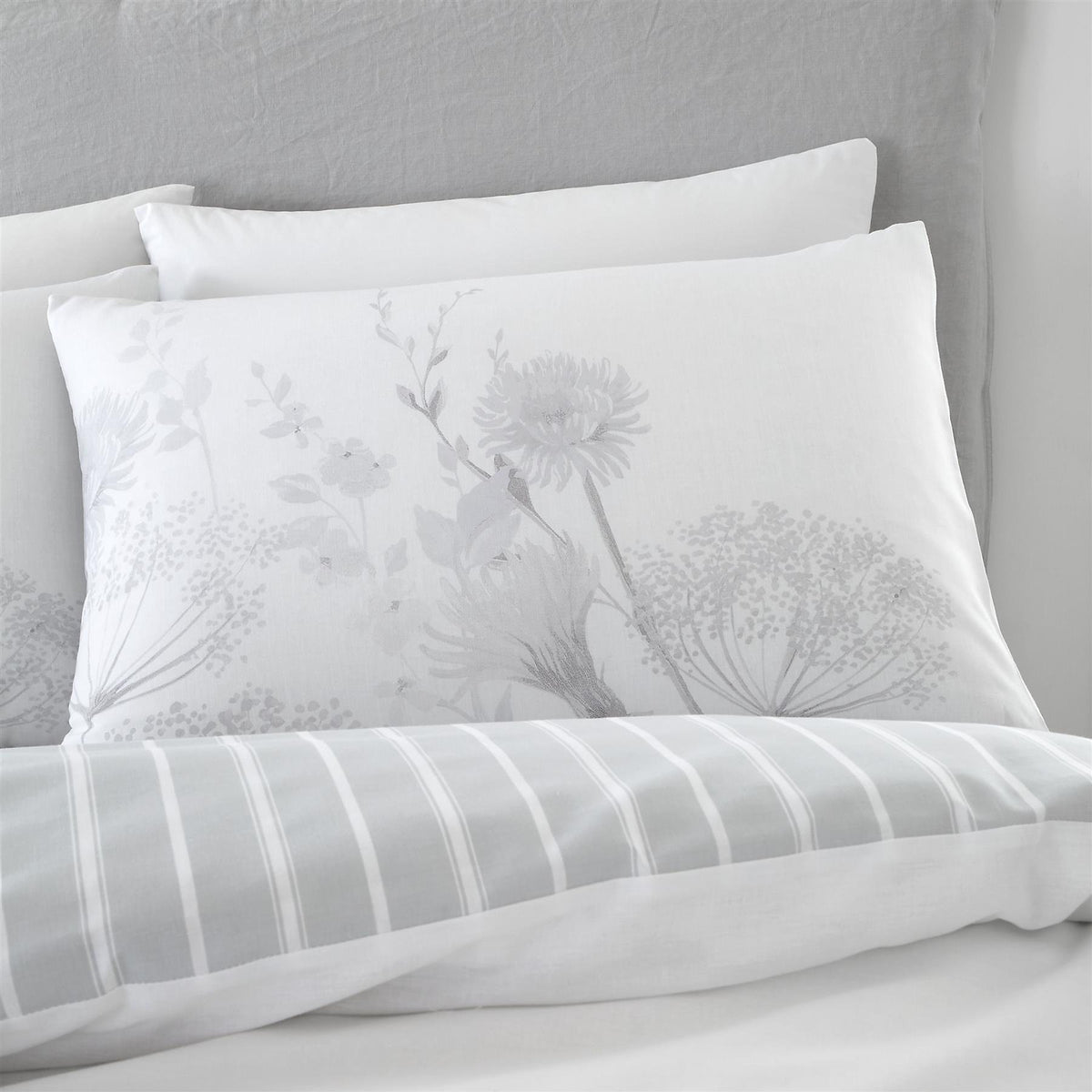 Catherine Lansfield Grey/White Meadowsweet Floral Reversible Duvet Cover Set