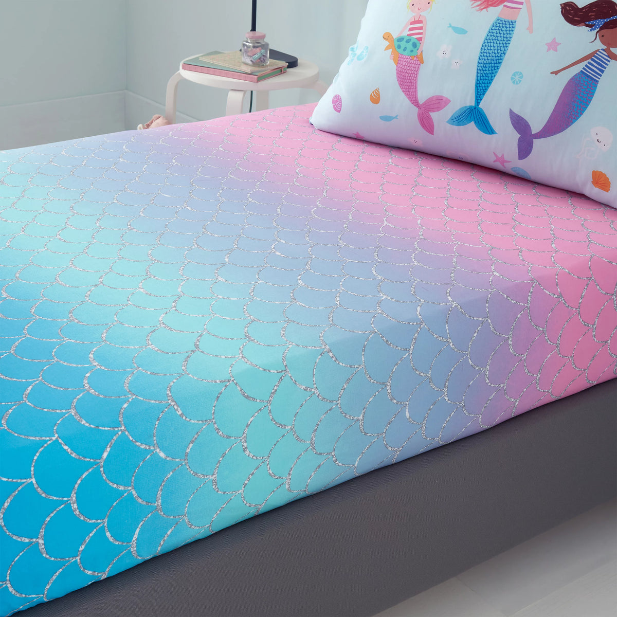 Catherine Lansfield Mermaid Ombre Fitted Sheet in Pink