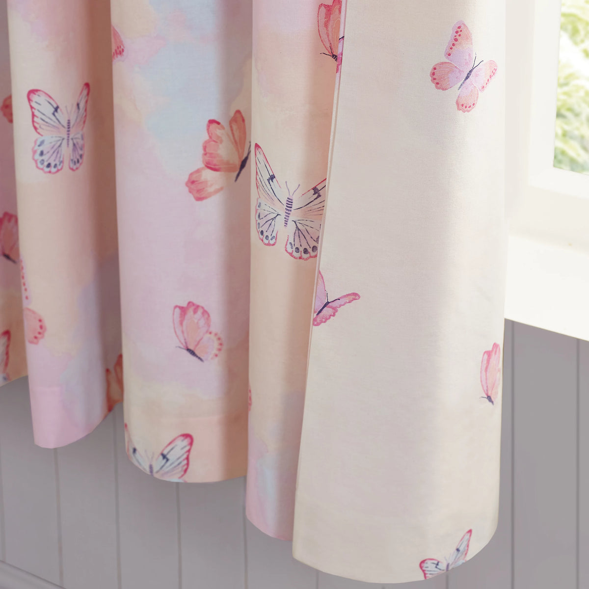 Catherine Lansfield Ombre Butterflies Kids Reversible Eyelet Curtains