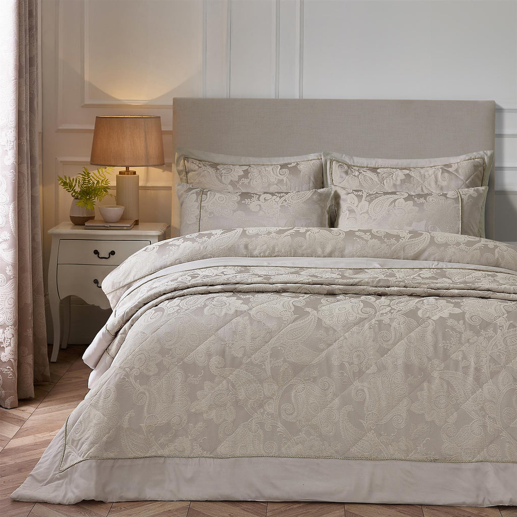 Catherine Lansfield Opulent Jacquard Quilted 260x240cm Bedspread Champagne