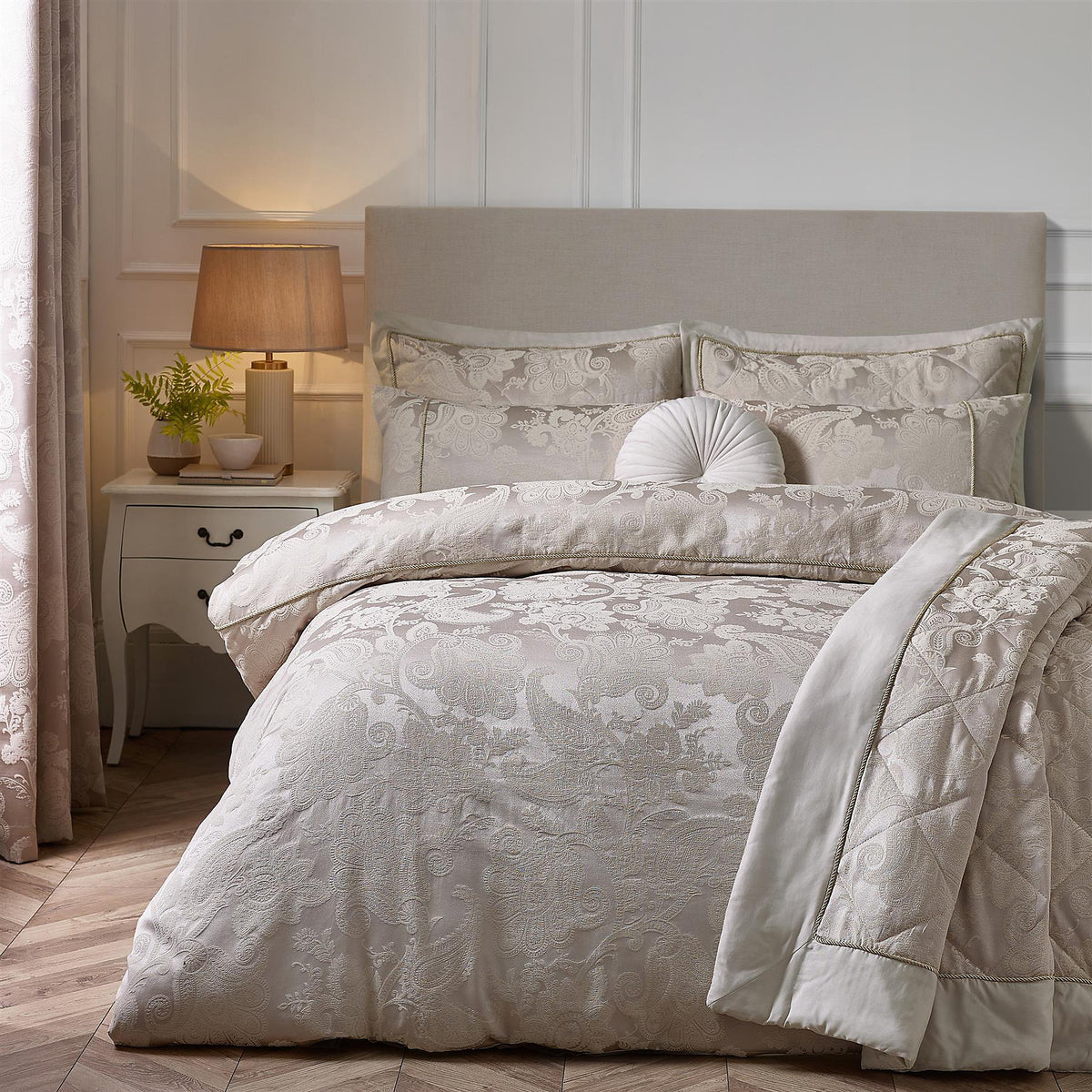 Catherine Lansfield Opulent Jacquard Duvet Cover Set Champagne Gold