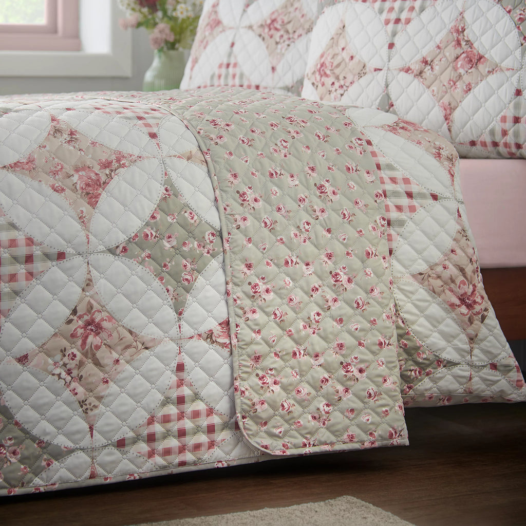 Catherine Lansfield Green Pinsonic Patchwork Quilted 220x230cm Bedspread