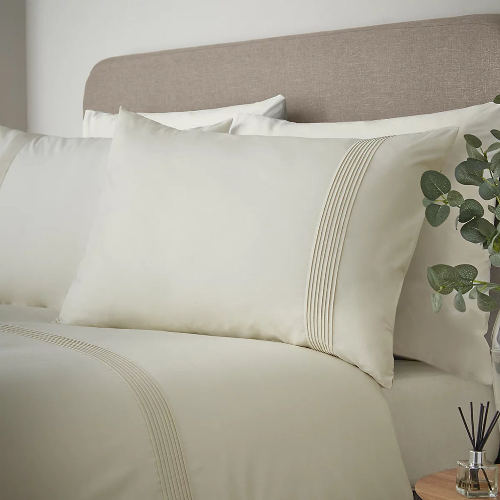 Catherine Lansfield Pintuck Easy Iron Percale Duvet Cover Set in Cream