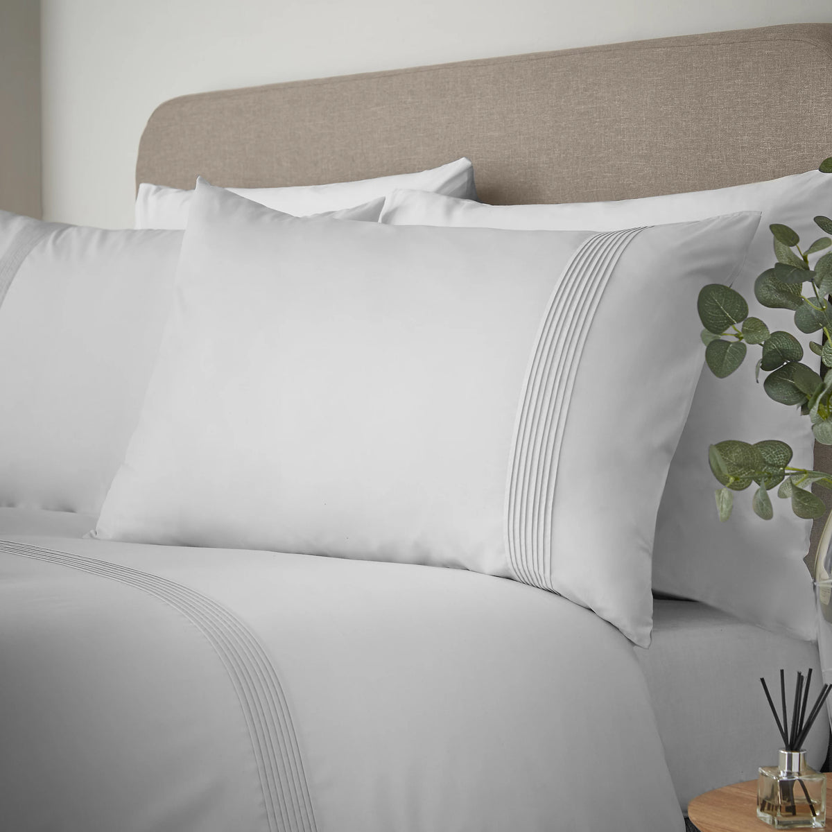 Catherine Lansfield Pintuck Easy Iron Percale Duvet Cover Set in White