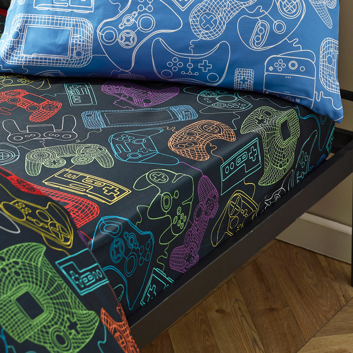 Catherine Lansfield Black Power Up Gamer So Soft Fitted Sheet
