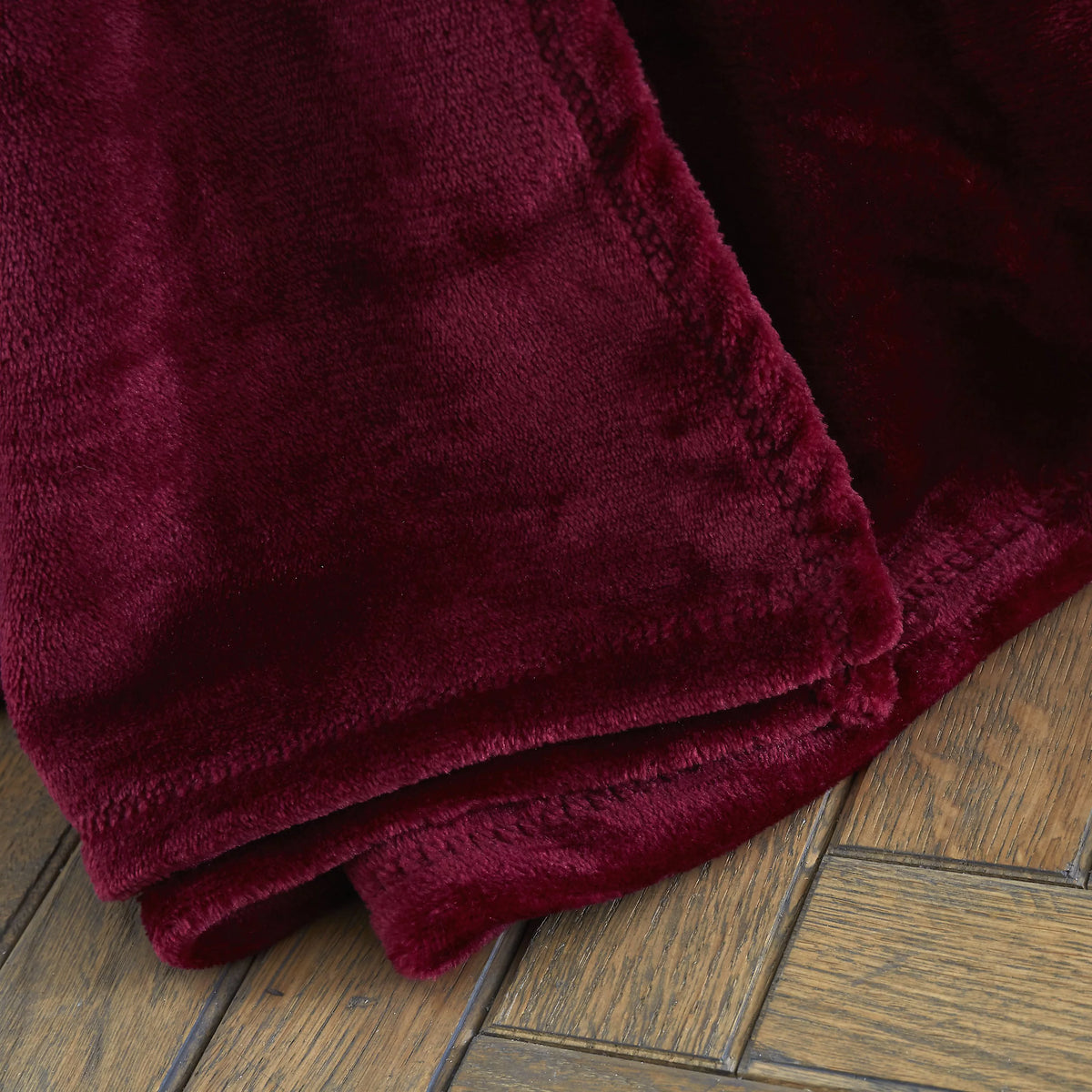 Catherine Lansfield Red Raschel Soft Velvet Touch