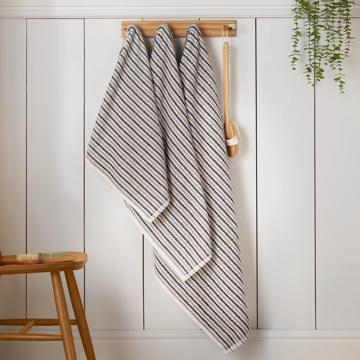 Catherine Lansfield Rice Weave Stripe 500GSM Cotton Towel Grey