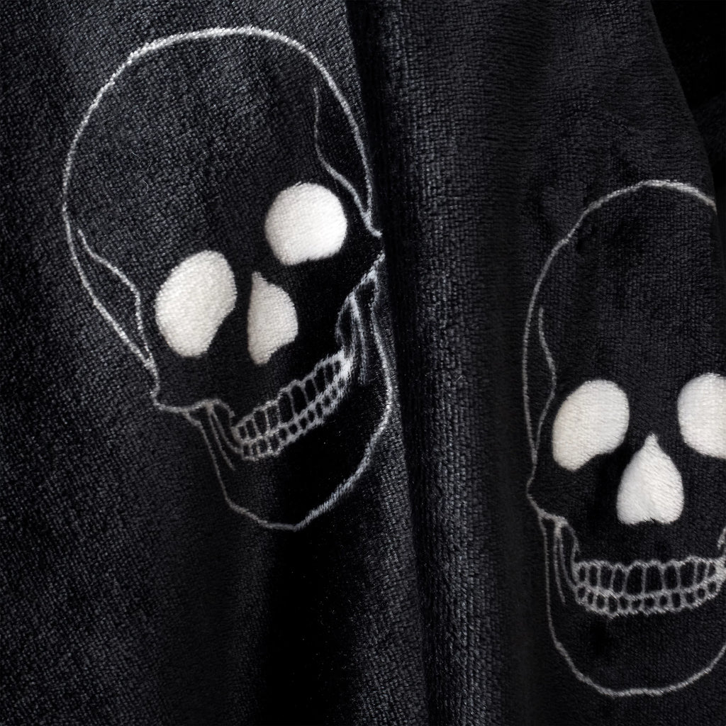 Catherine Lansfield Skulls Cosy Fleece Blanket Throw in Grey 130 x 170cm