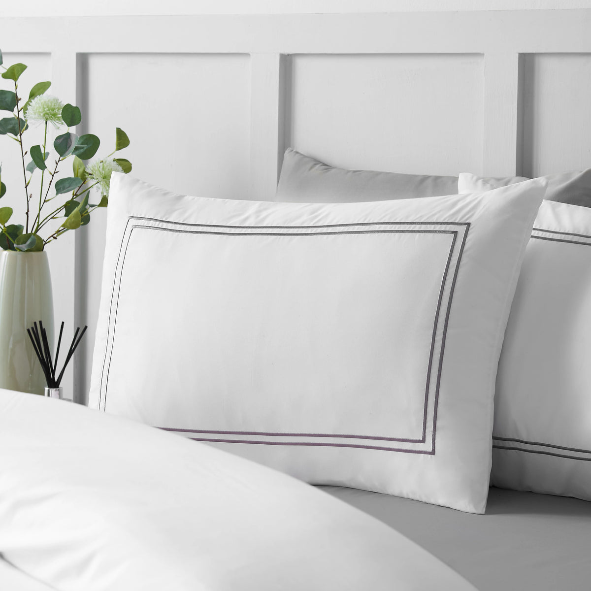 Catherine Lansfield So Soft Mono Satin Stitch Duvet Cover Set White / Silver