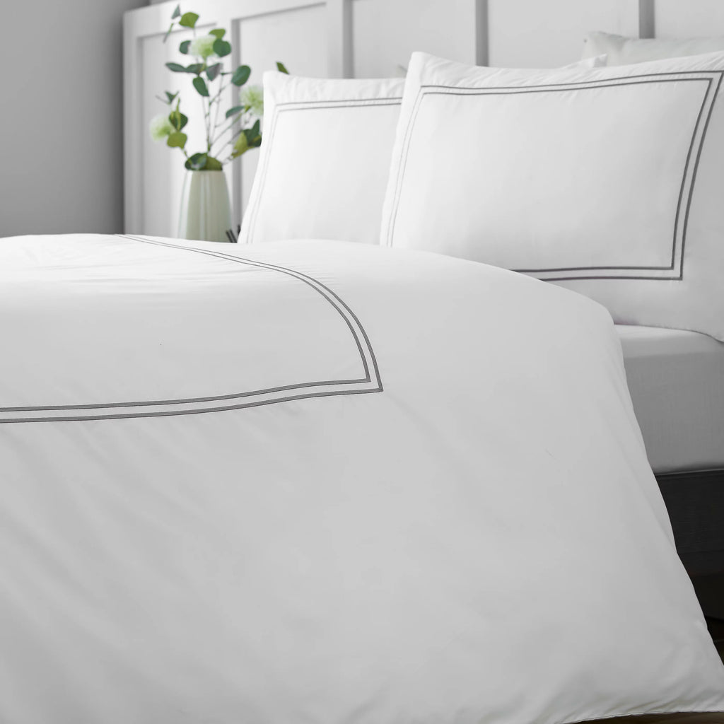 Catherine Lansfield So Soft Mono Satin Stitch Duvet Cover Set White / Silver