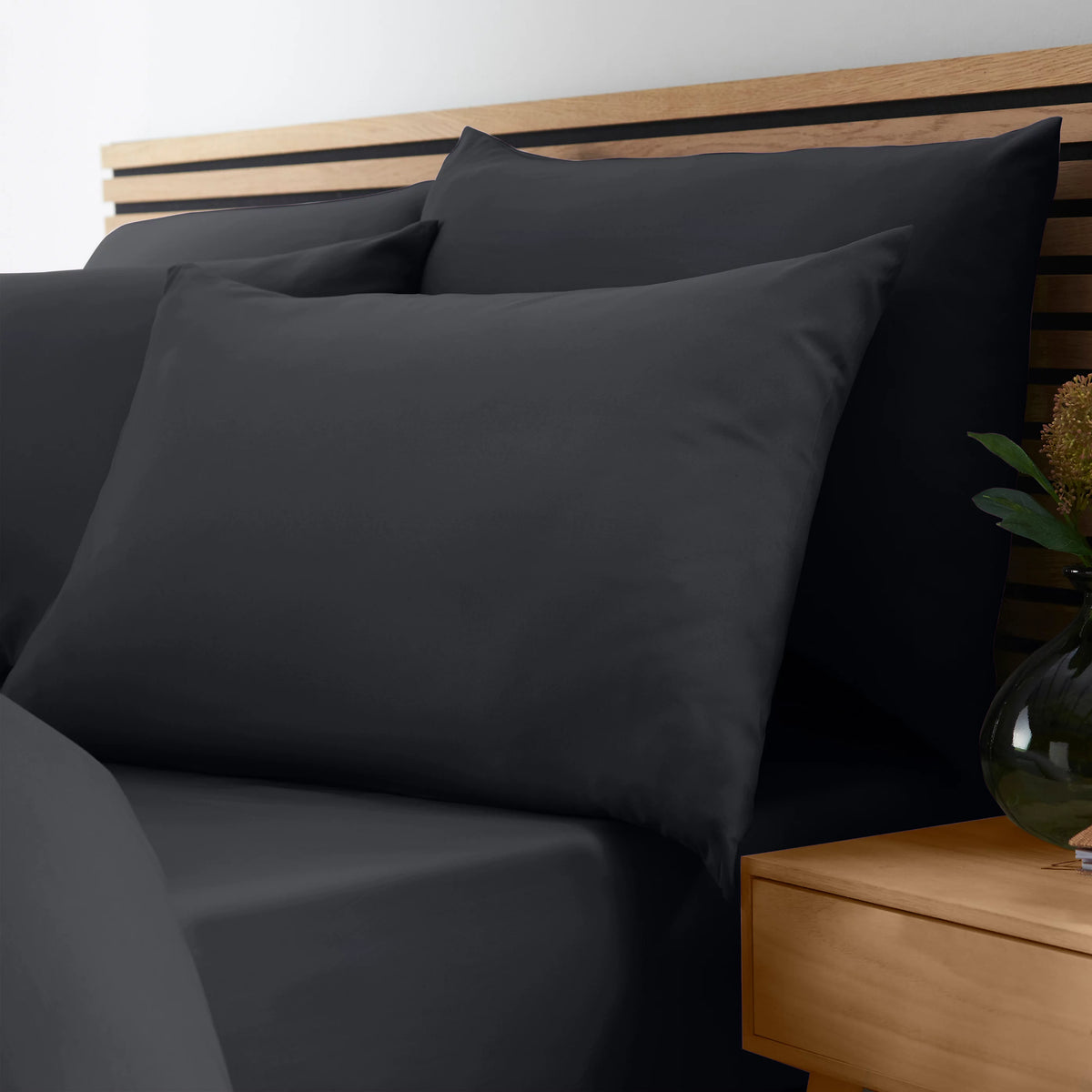 Catherine Lansfield So Soft Non-Iron Fitted Sheet Black
