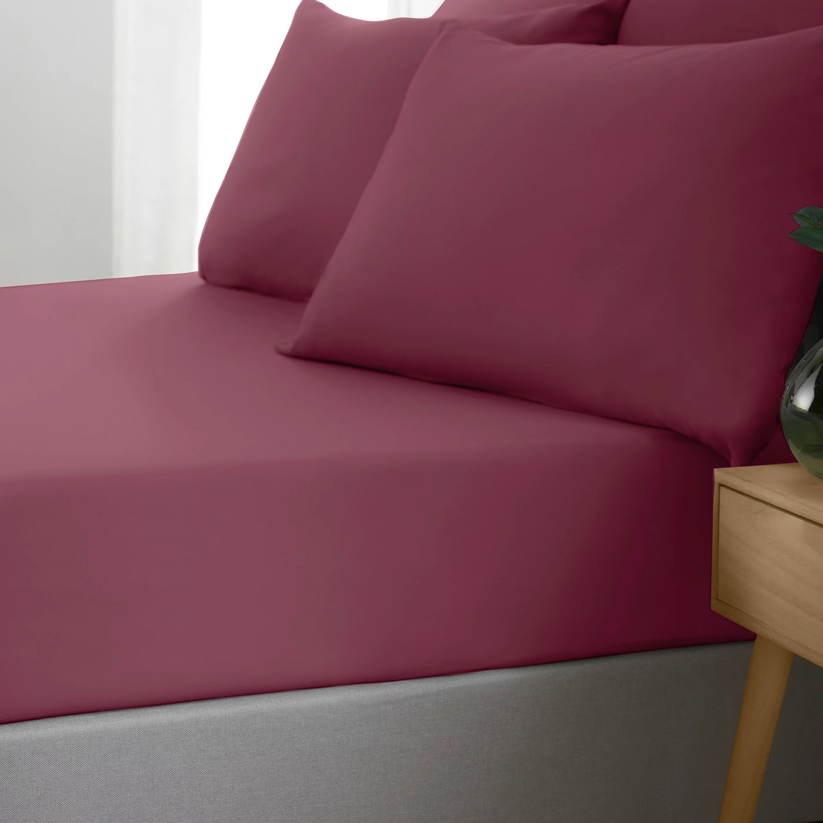 Catherine Lansfield So Soft Non-Iron Fitted Sheet Burgundy