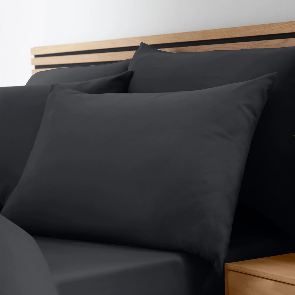 Catherine Lansfield So Soft Non-Iron Standard Pack of 4 Pillowcases Black