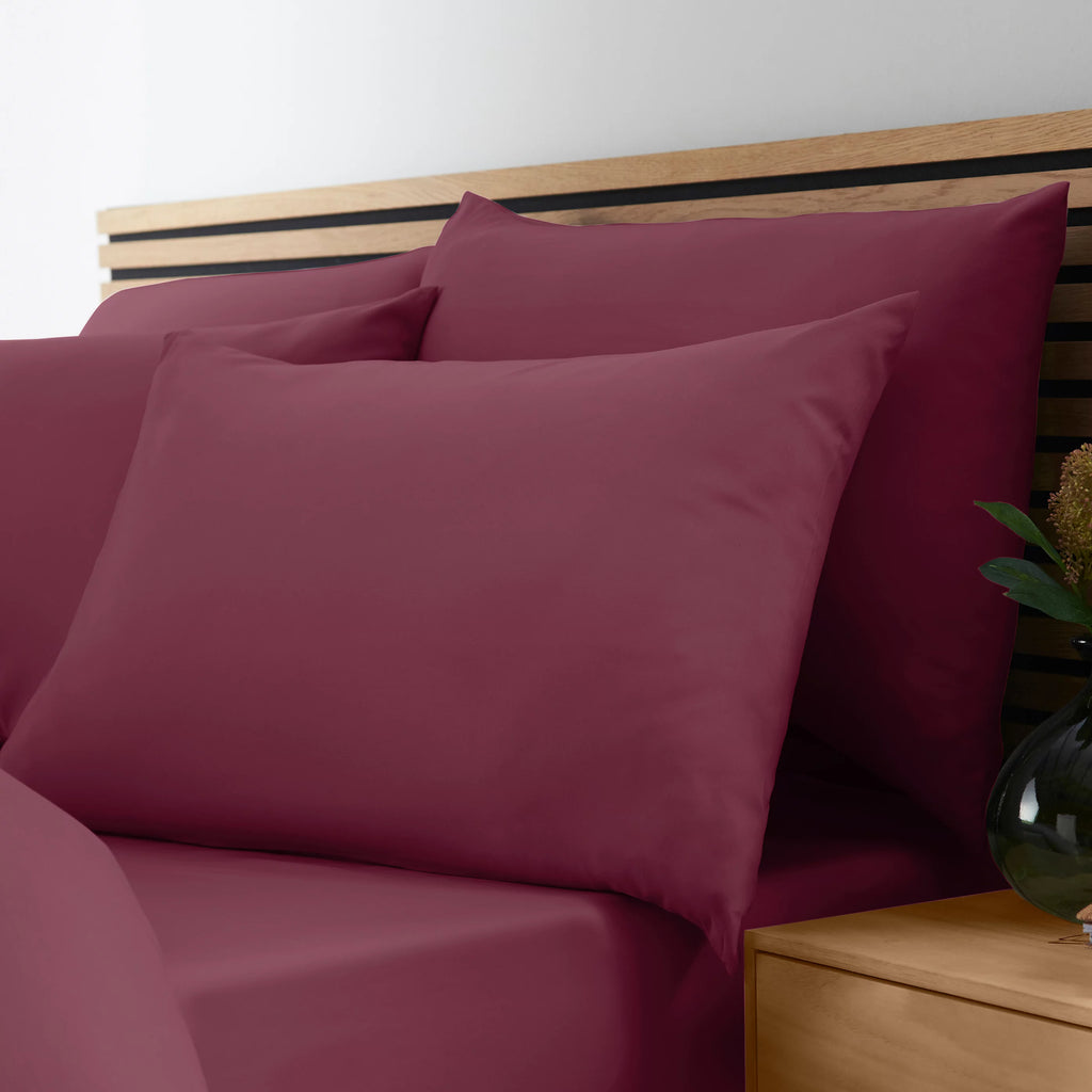 Catherine Lansfield So Soft Non-Iron Standard Pack of 4 Pillowcases Burgundy