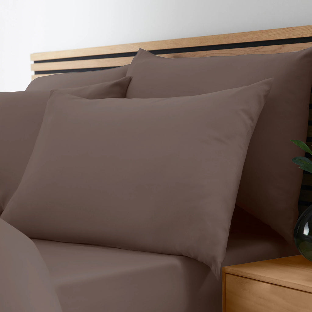 Catherine Lansfield So Soft Non-Iron Standard Pack of 4 Pillowcases Chocolate