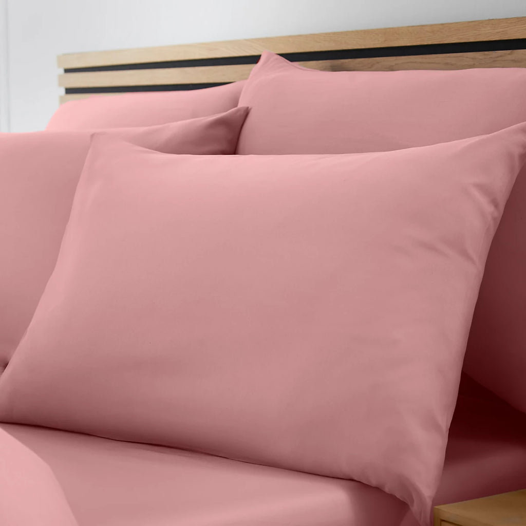 Catherine Lansfield So Soft Non-Iron Standard Pack of 4 Pillowcases in Coral