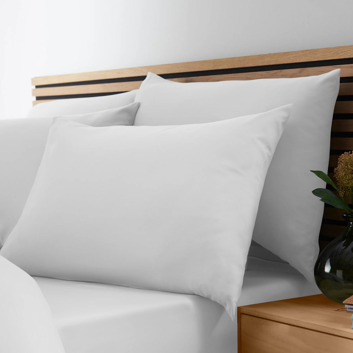 Catherine Lansfield So Soft Non-Iron Standard Pack of 4 Pillowcases White