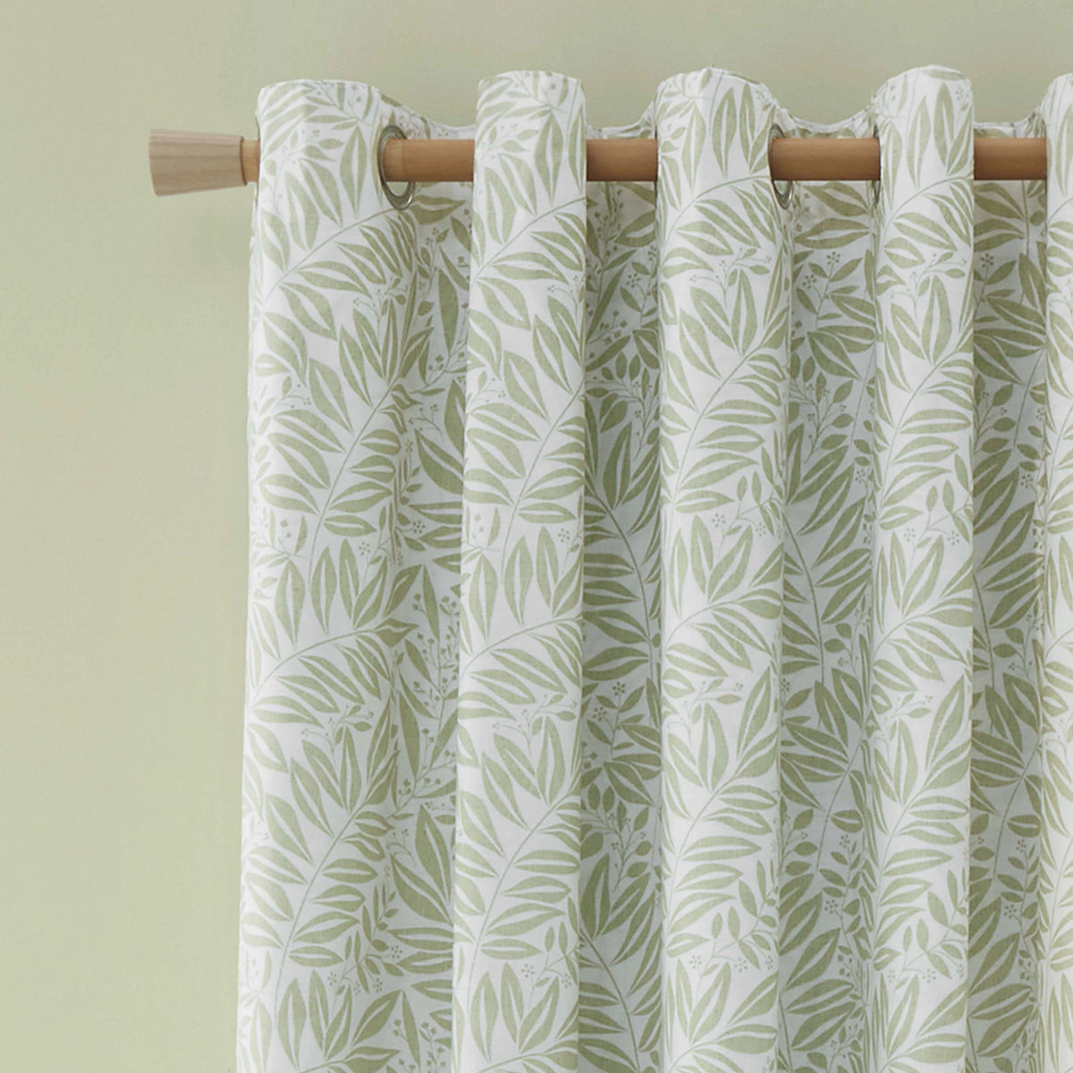 Catherine Lansfield Sorrel Leaf 66x90 Inch Fully Reversible Eyelet Curtains Green