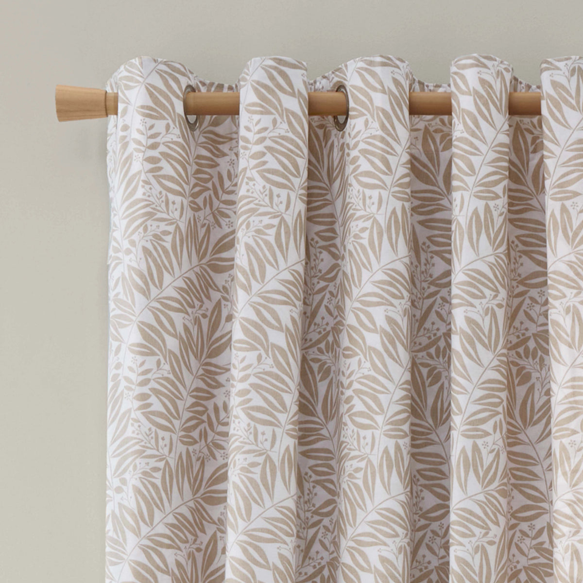Catherine Lansfield Sorrel Leaf Reversible Eyelet Curtains in Natural 66 x 90 Inch