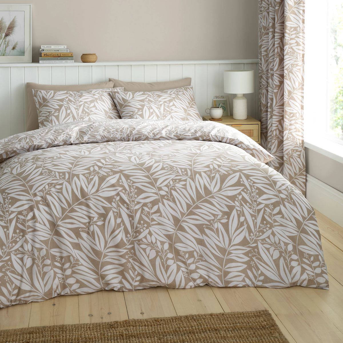 Catherine Lansfield Sorrel Leaf Reversible Duvet Cover Set Natural