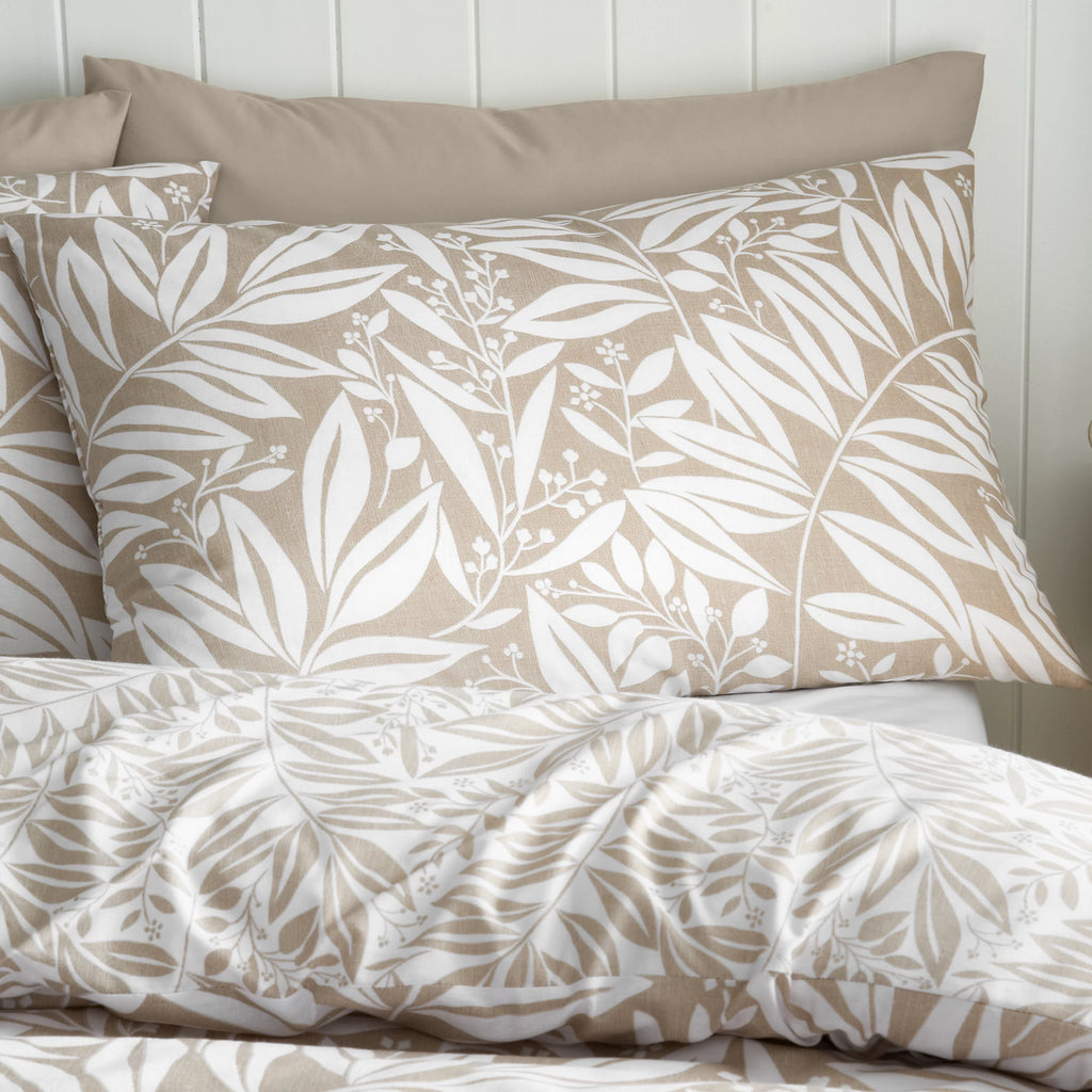 Catherine Lansfield Sorrel Leaf Reversible Duvet Cover Set Natural