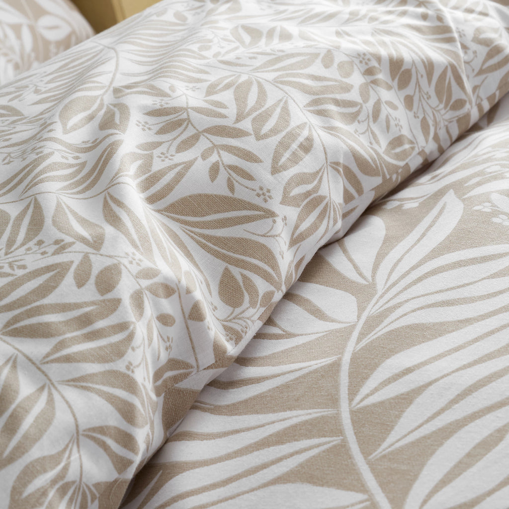 Catherine Lansfield Sorrel Leaf Reversible Duvet Cover Set Natural