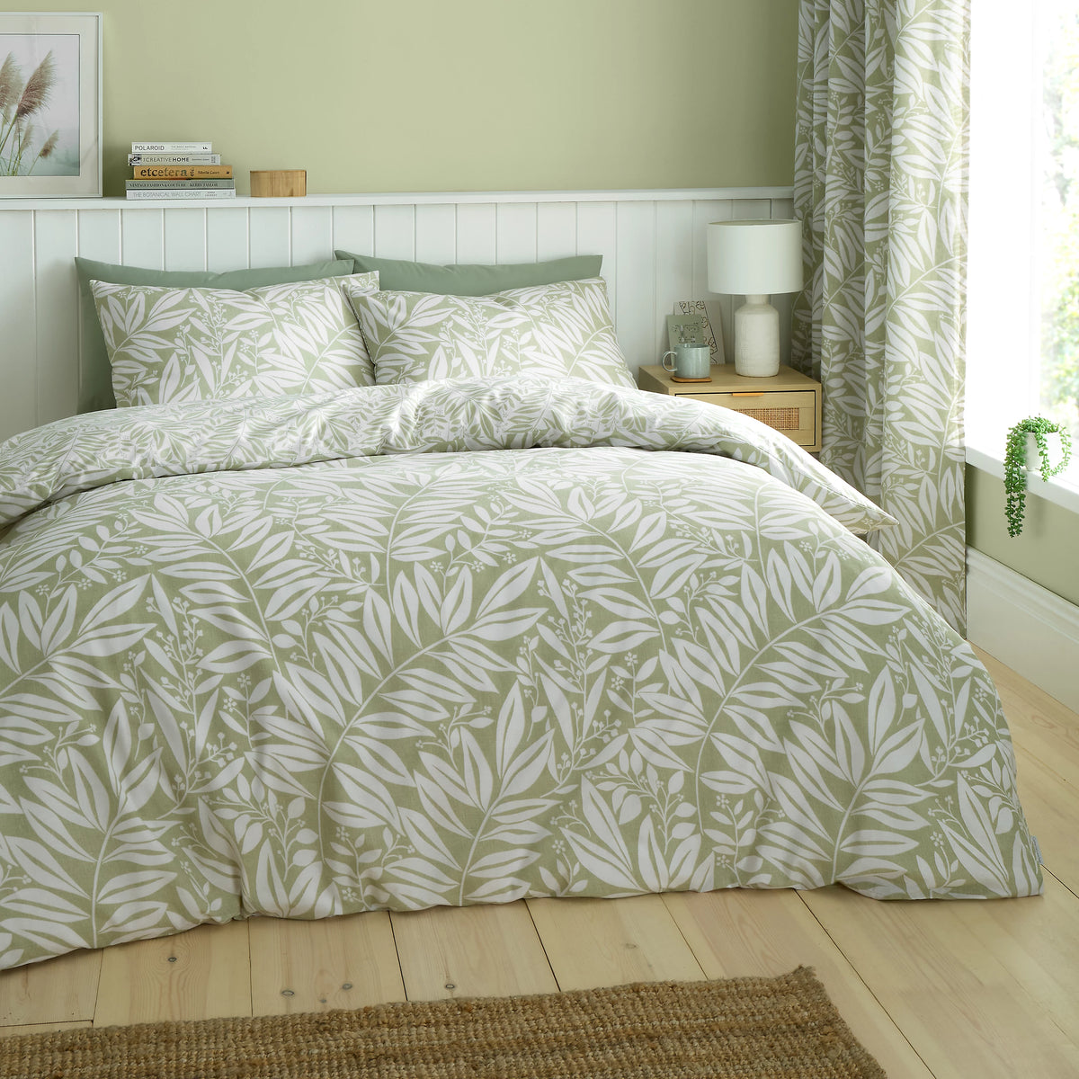 Catherine Lansfield Sorrel Leaf Reversible Duvet Cover Set Green