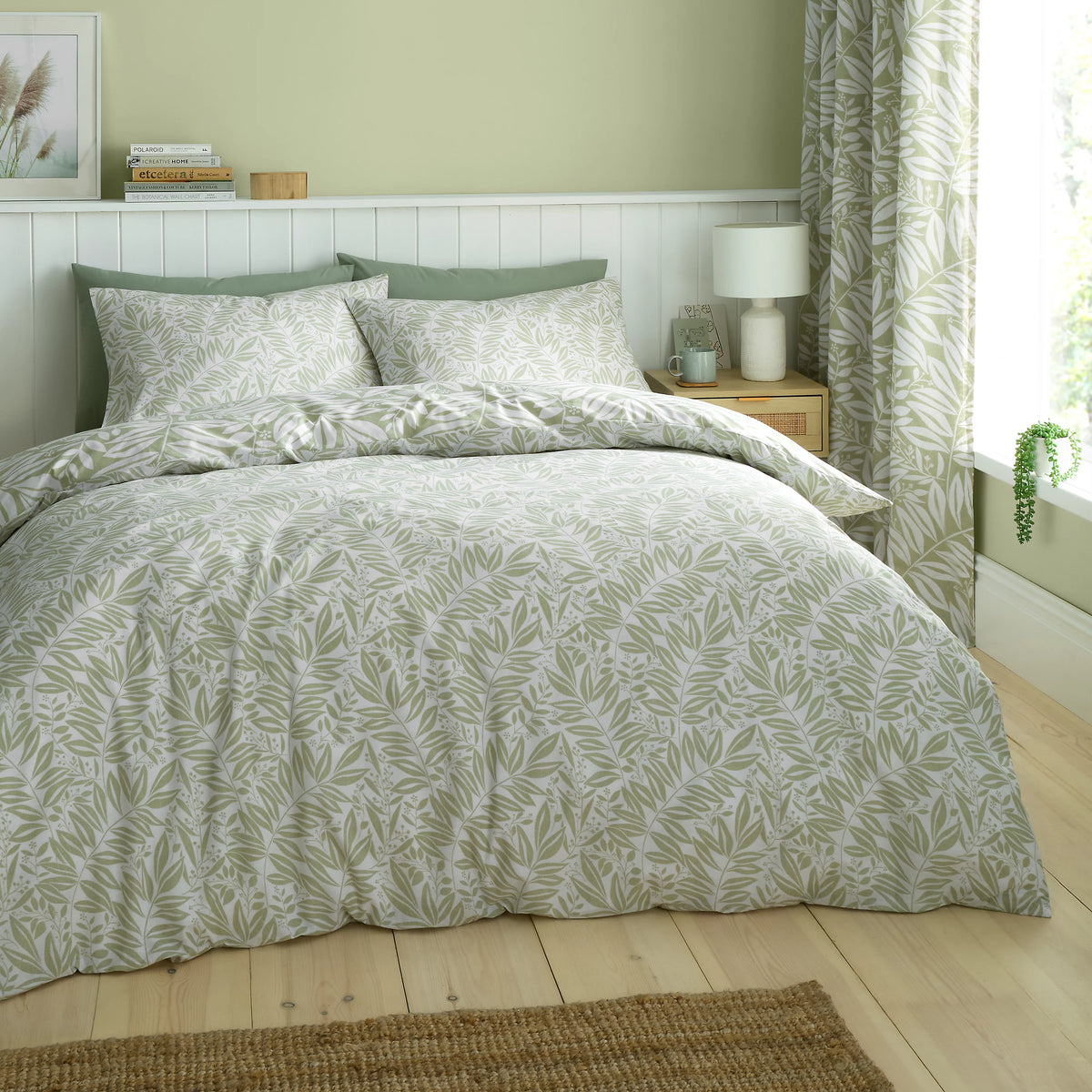 Catherine Lansfield Sorrel Leaf Reversible Duvet Cover Set Green