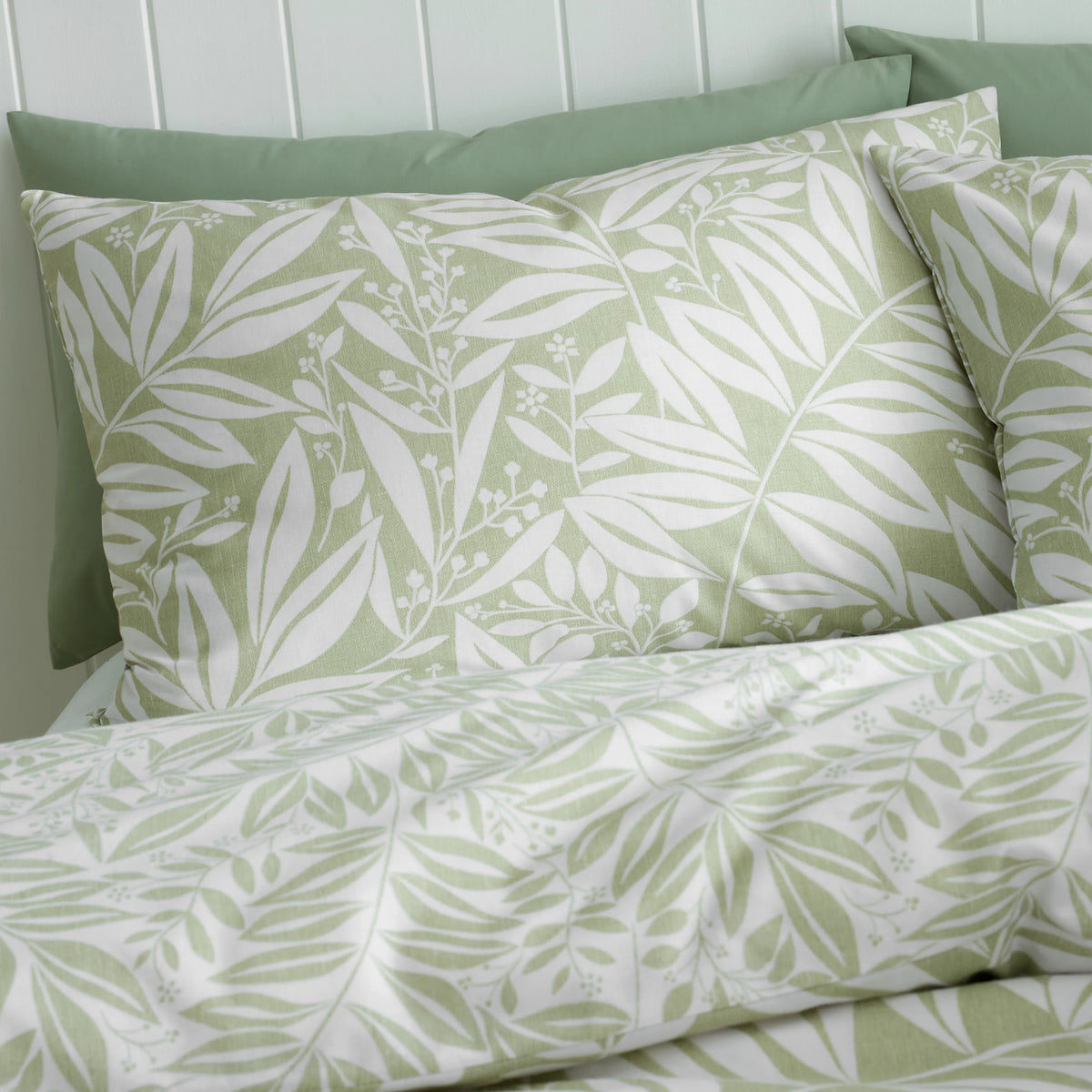 Catherine Lansfield Sorrel Leaf Reversible Duvet Cover Set Green