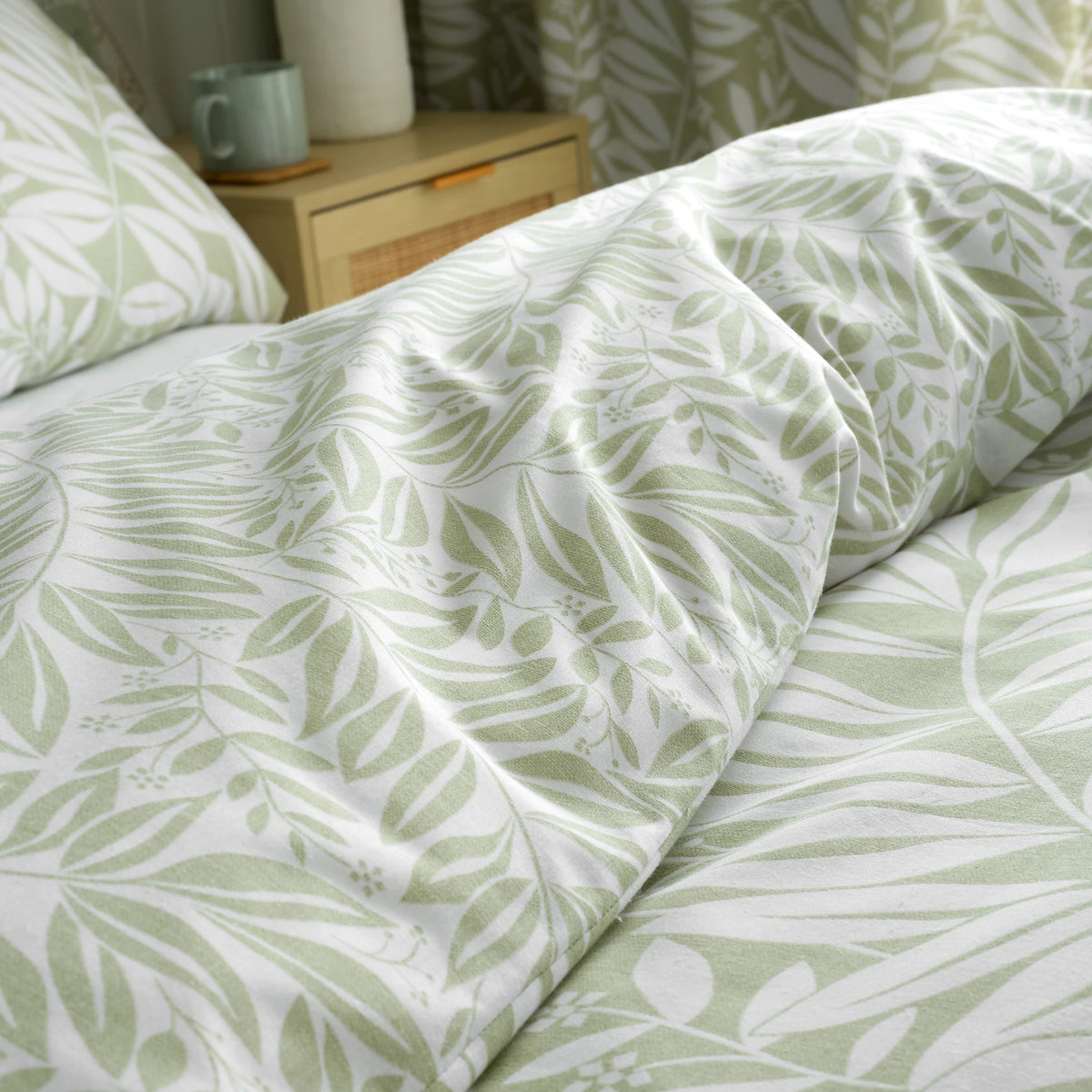 Catherine Lansfield Sorrel Leaf Reversible Duvet Cover Set Green