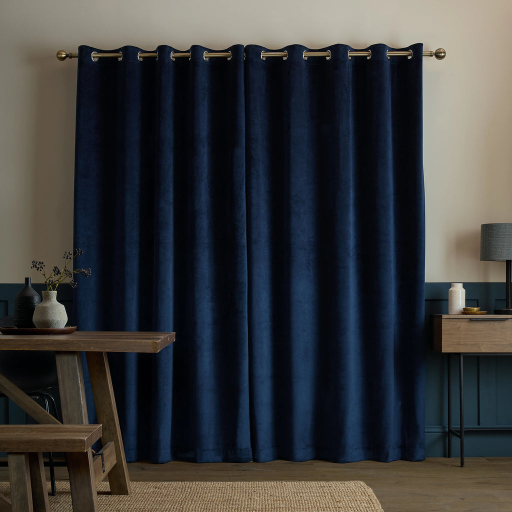 Catherine Lansfield Super Thermal Blackout Matt Velour Eyelet Curtains in Navy Blue