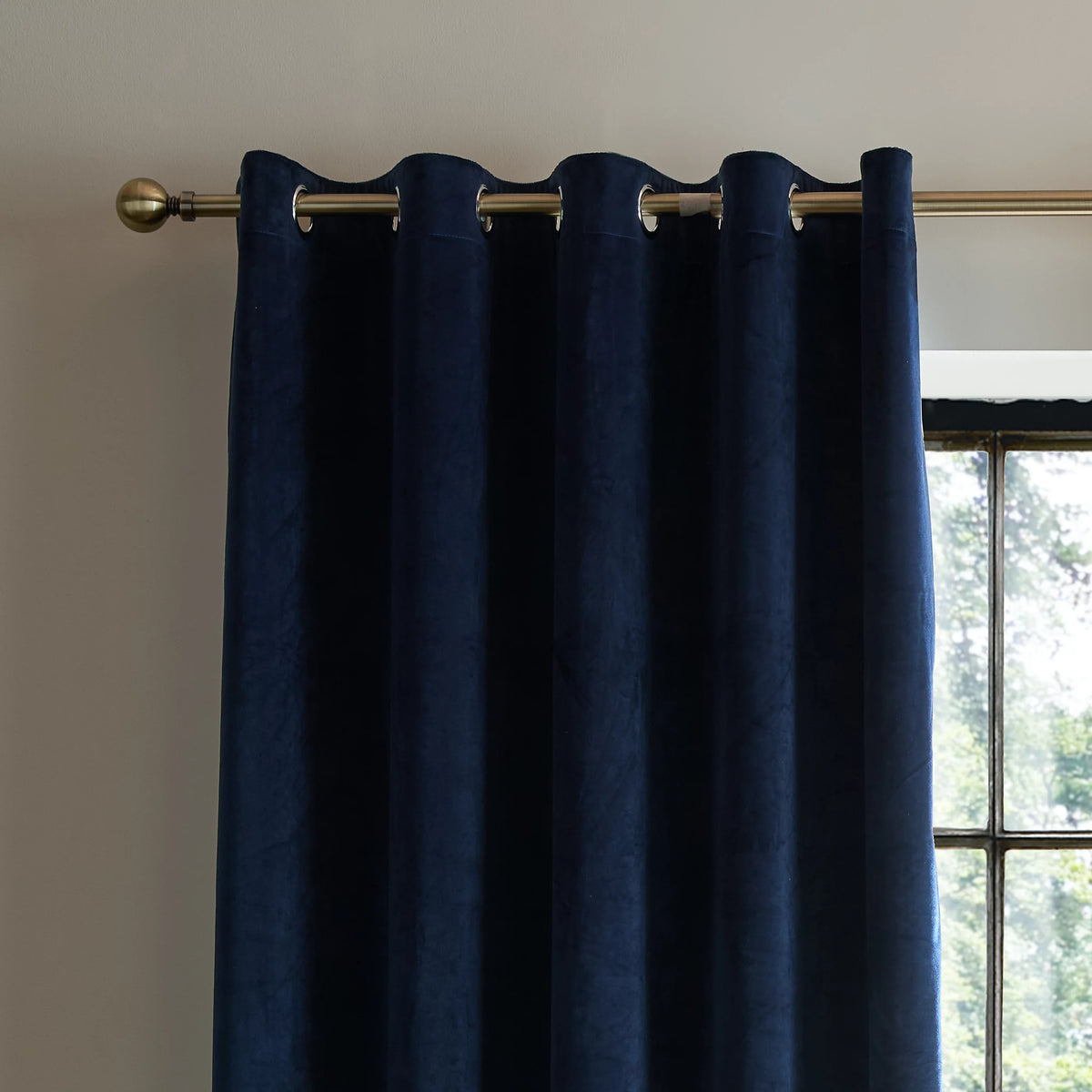 Catherine Lansfield Super Thermal Blackout Matt Velour Eyelet Curtains in Navy Blue