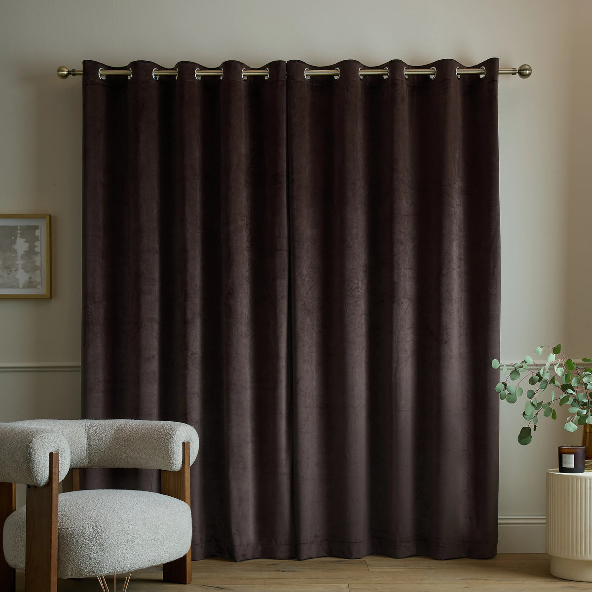 Catherine Lansfield Super Thermal Blackout Matt Velour Eyelet Curtains in Chocolate