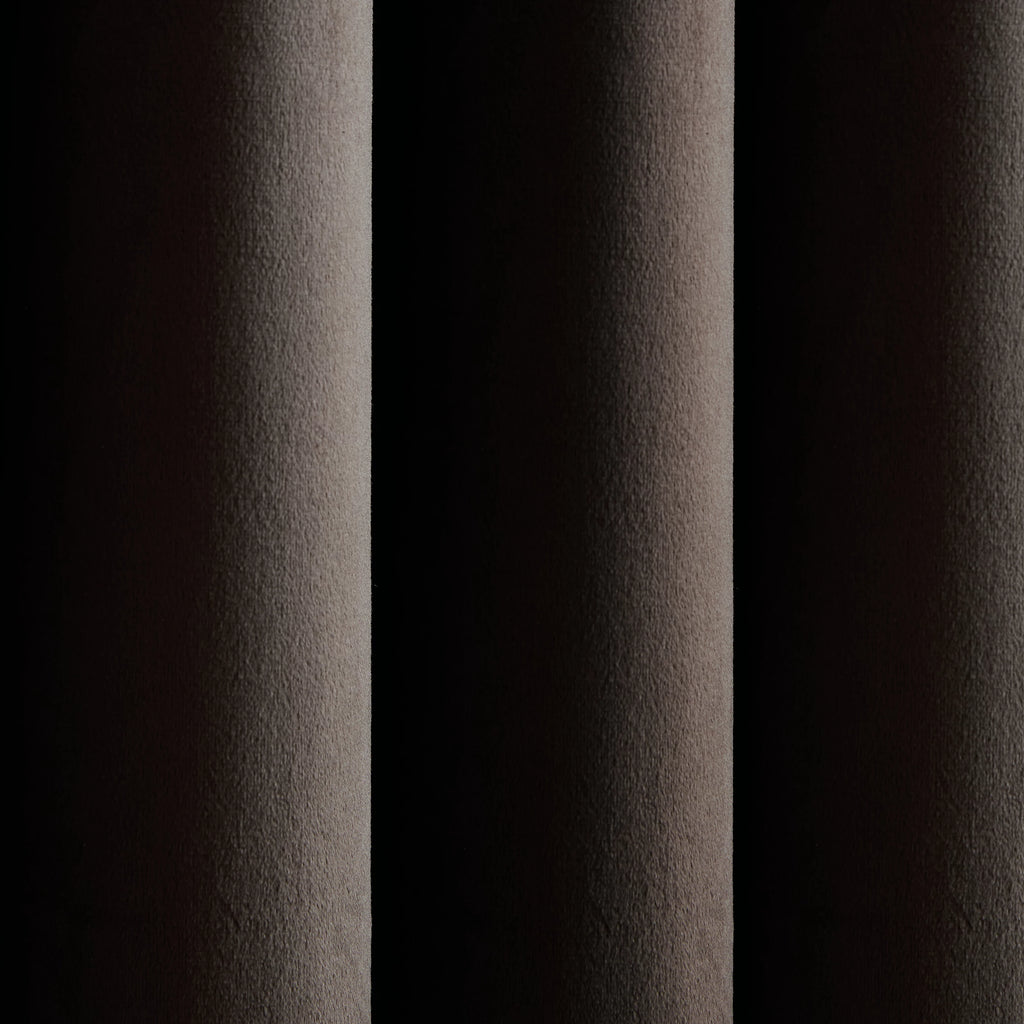 Catherine Lansfield Super Thermal Blackout Matt Velour Eyelet Curtains in Chocolate