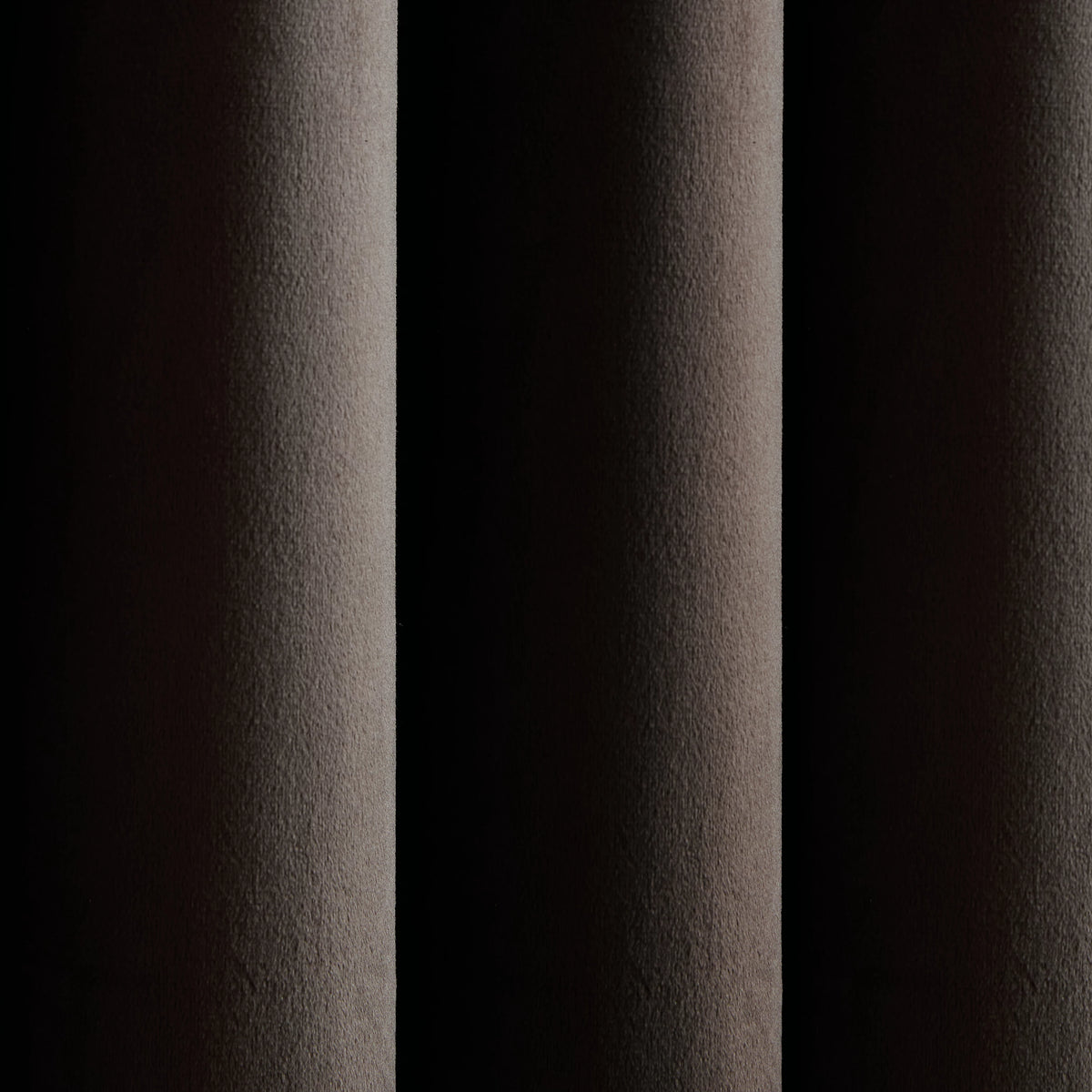 Catherine Lansfield Super Thermal Blackout Matt Velour Eyelet Curtains in Chocolate