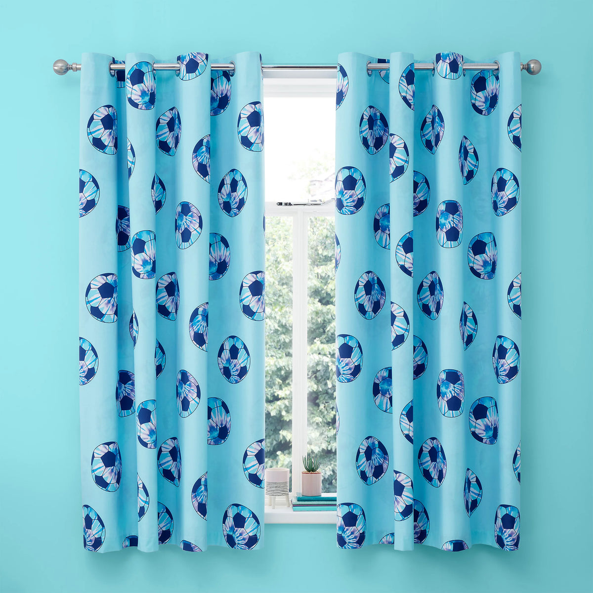 Catherine Lansfield Tie Dye Football Reversible Eyelet Curtains in Lilac Blue