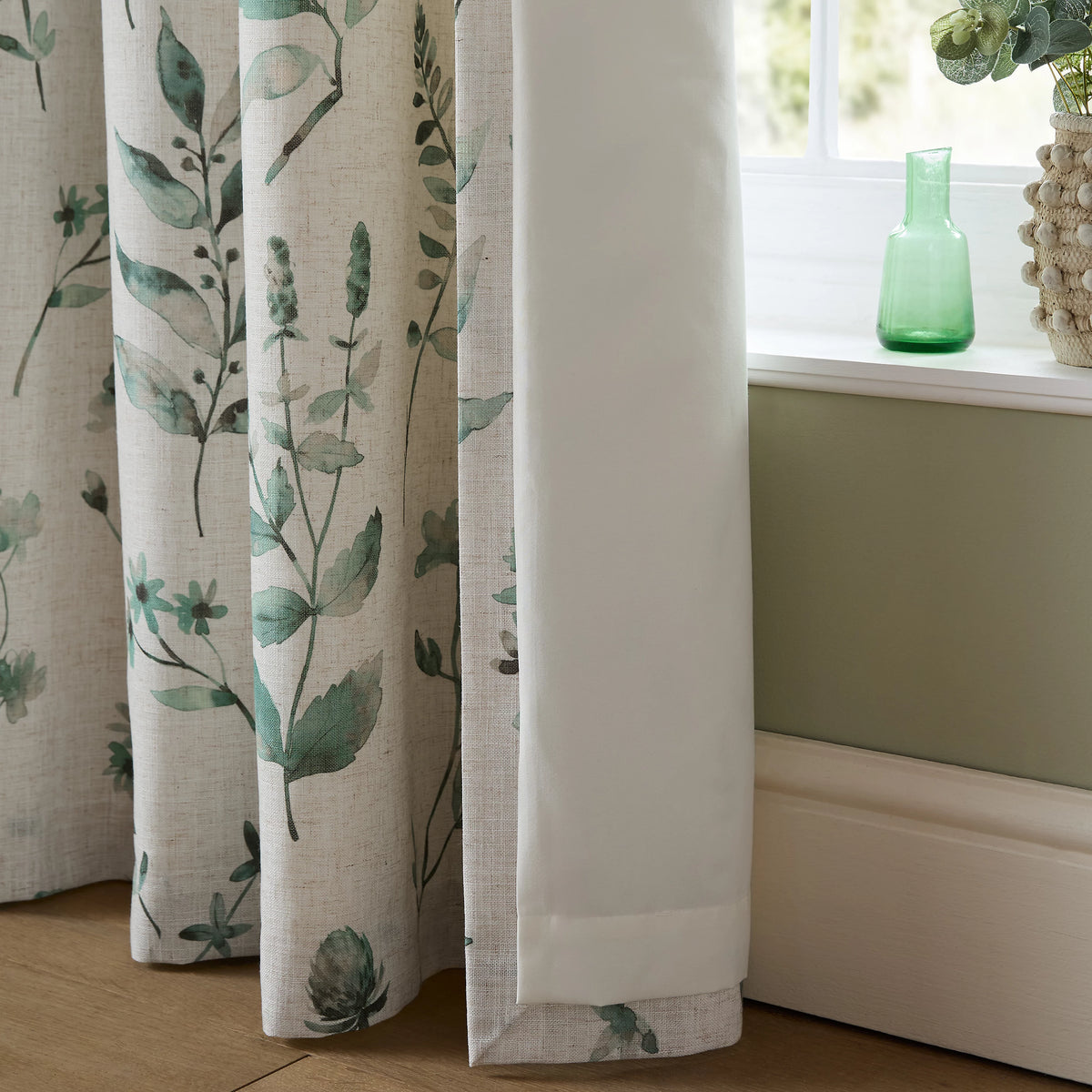 Catherine Lansfield Watercolour Leaves Lined Eyelet Curtains in Natural & Green