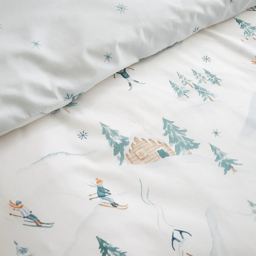 Close-up of the soft polycotton fabric on the Dreams & Drapes Ski Village duvet cover set.
