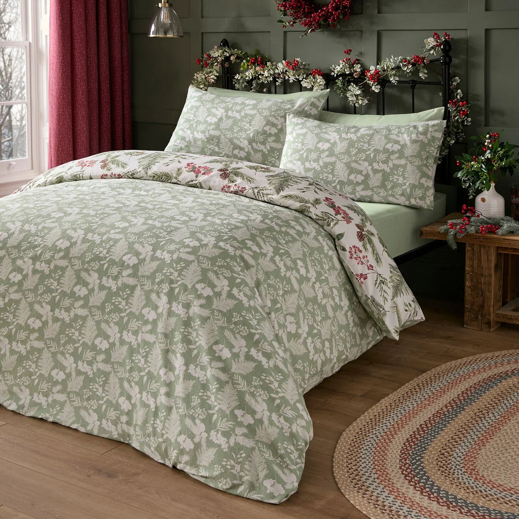 Silhouette pattern reverse on the Dreams & Drapes Winter Sprigs duvet cover set.