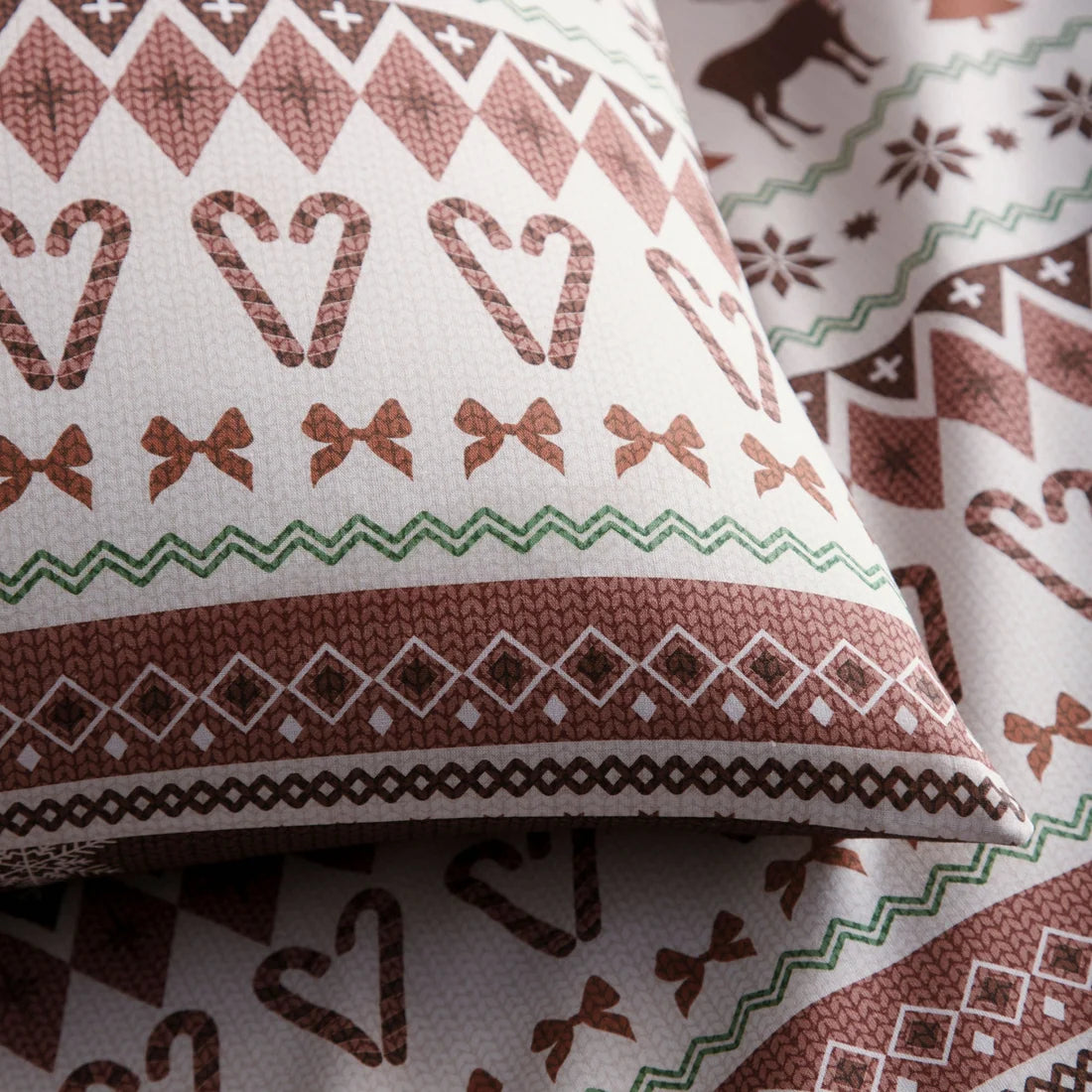 Close-up of the polycotton fabric on the Fusion Christmas Fairisle Natural duvet cover set.
