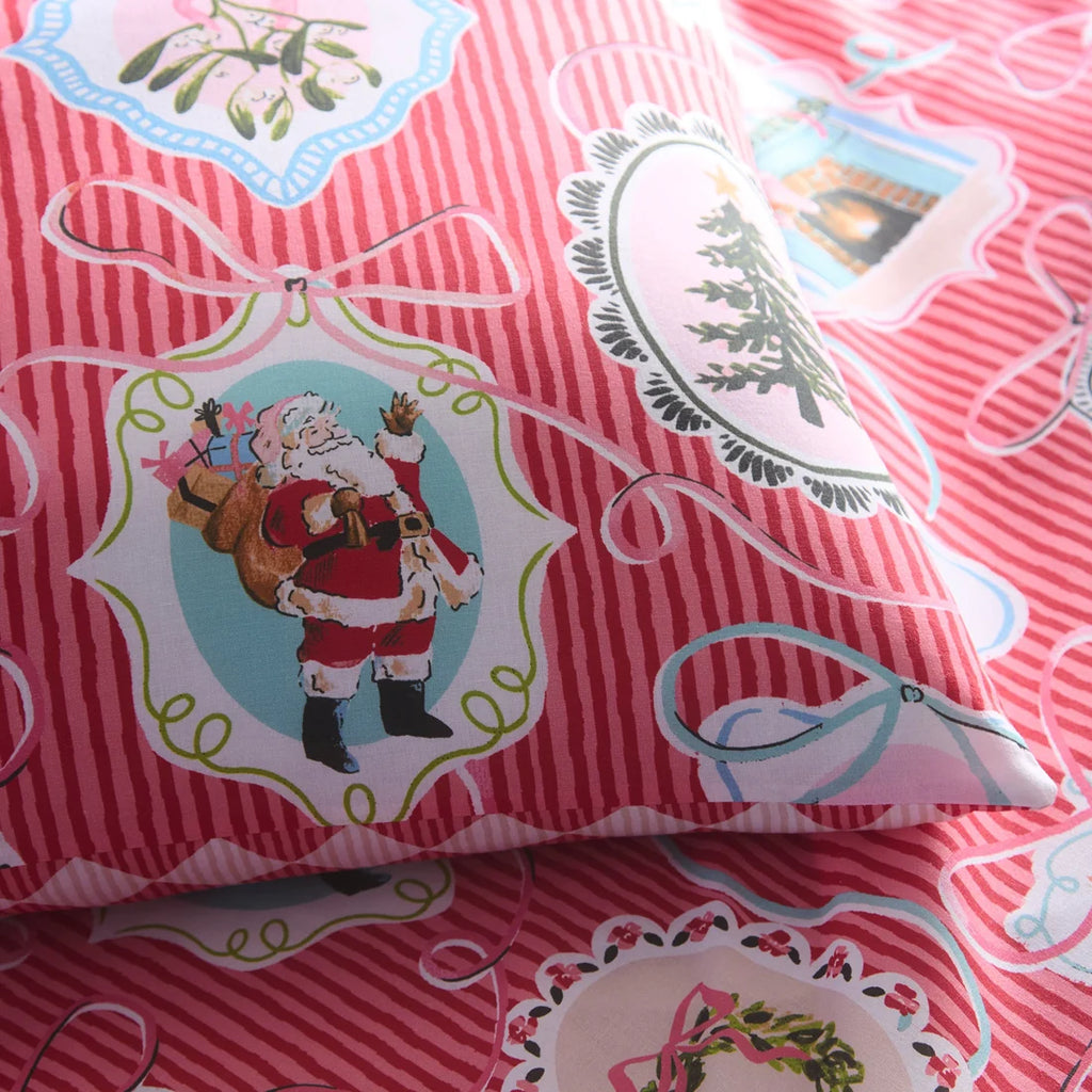 Close-up of the polycotton fabric on the Fusion Christmas Vintage Frames duvet cover set.