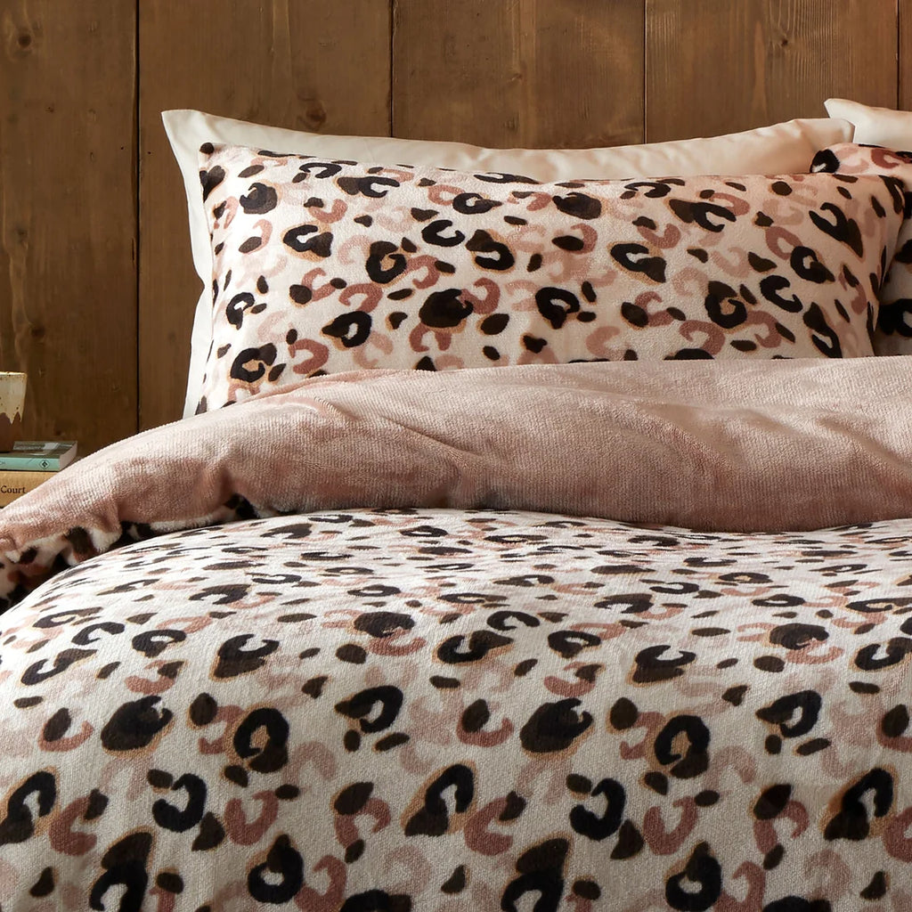 Close-up of the leopard print fleece design on the Fusion Cosy Leopard duvet cover set.