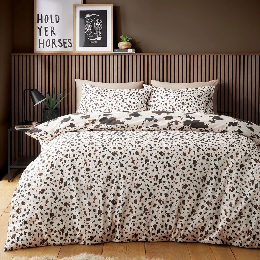Smaller cowhide print reverse on the Fusion Cow Print duvet cover set.