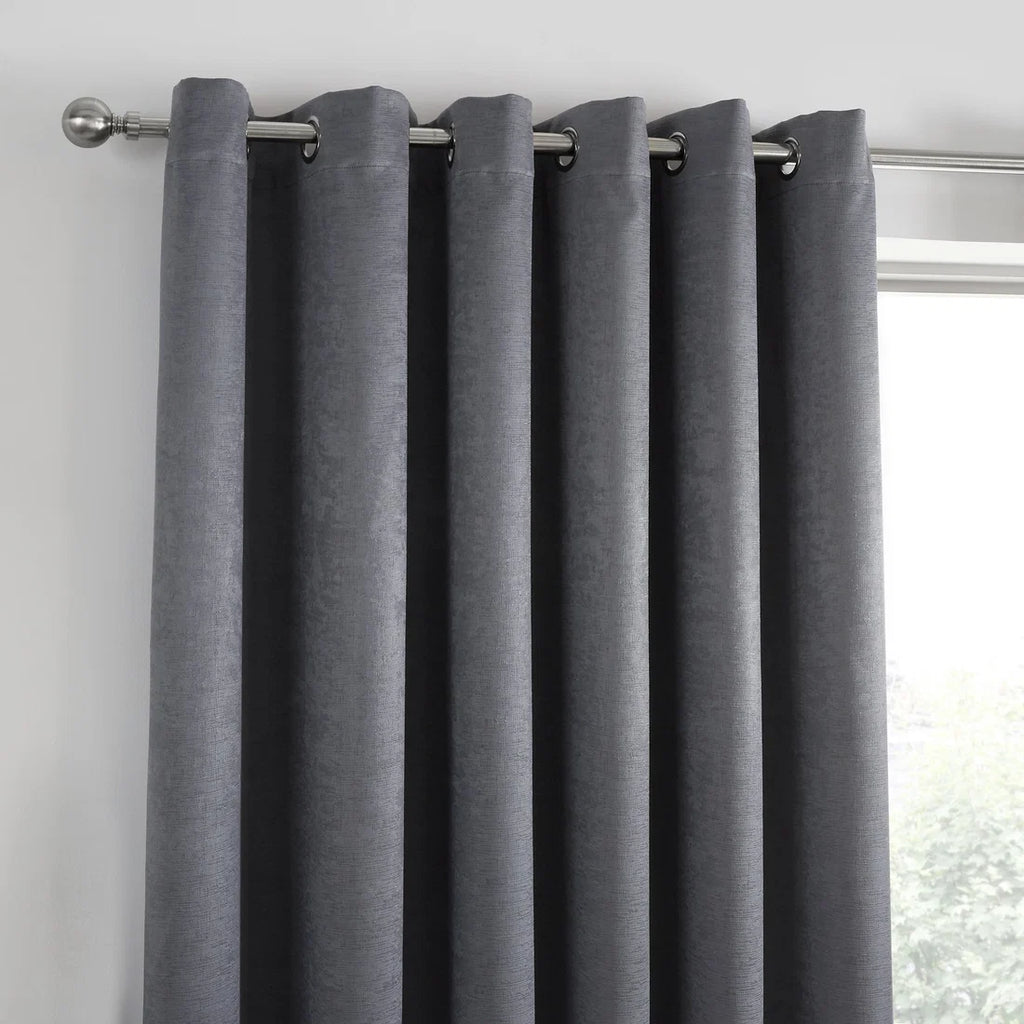 Close-up of the eyelet header on the Fusion Strata curtains.