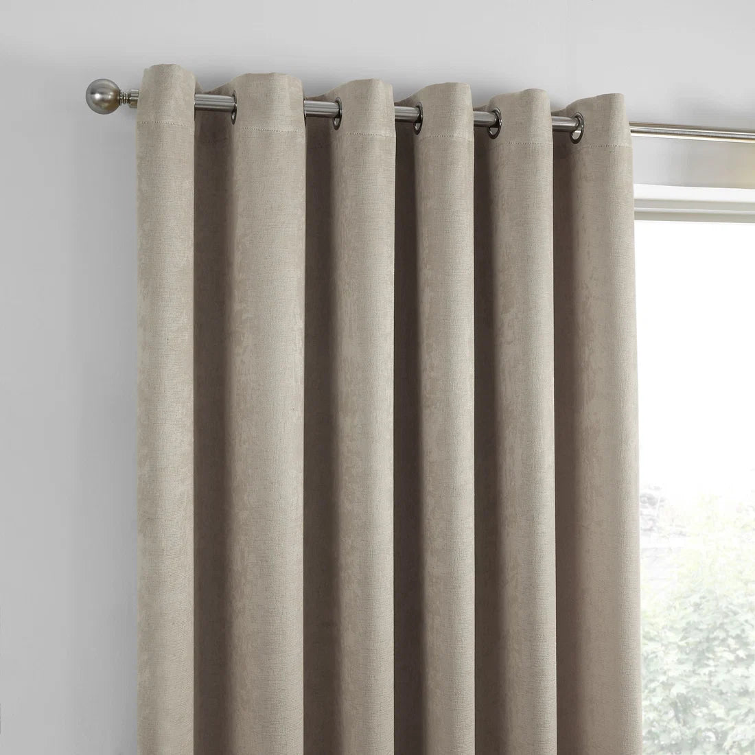 Close-up of the eyelet header on the Fusion Strata curtains.