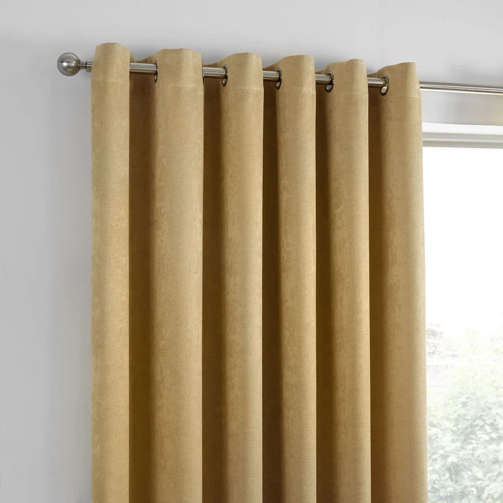 Close-up of the eyelet header on the Fusion Strata curtains.