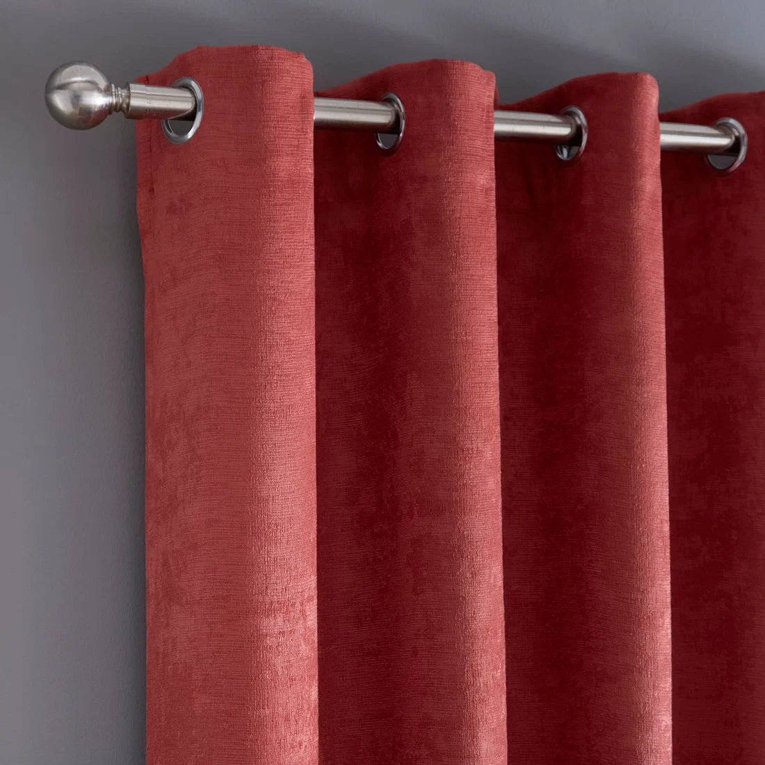 Close-up of the eyelet header on the Fusion Strata curtains.