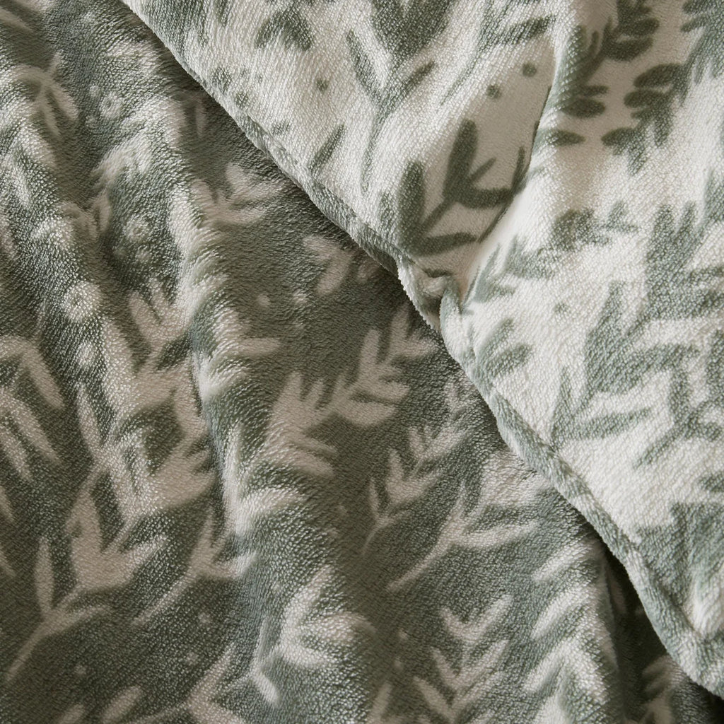 Close-up of the soft polyester fleece fabric on the Fusion Winter Foliage duvet cover set.