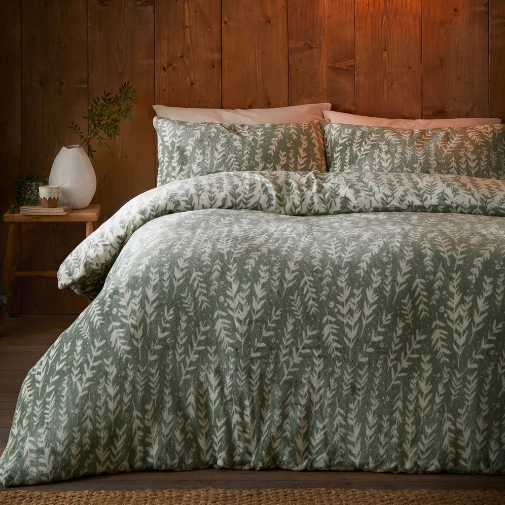 Fusion Winter Foliage reversible fleece duvet cover set in green.